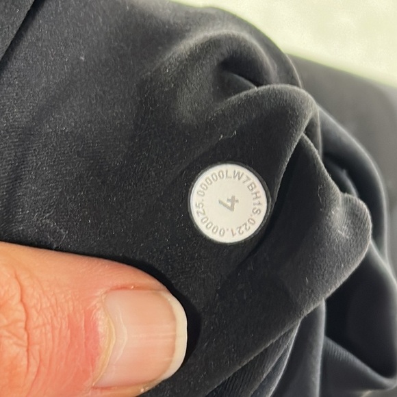 Lululemon Invigorate High-Rise Short 10" Heritage 365 Camo Deep Coal Multi - Picture 4 of 5